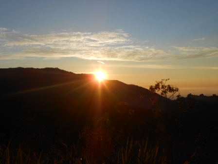 Sunsrise  di Puncak Astagina – Bukit Pangonan