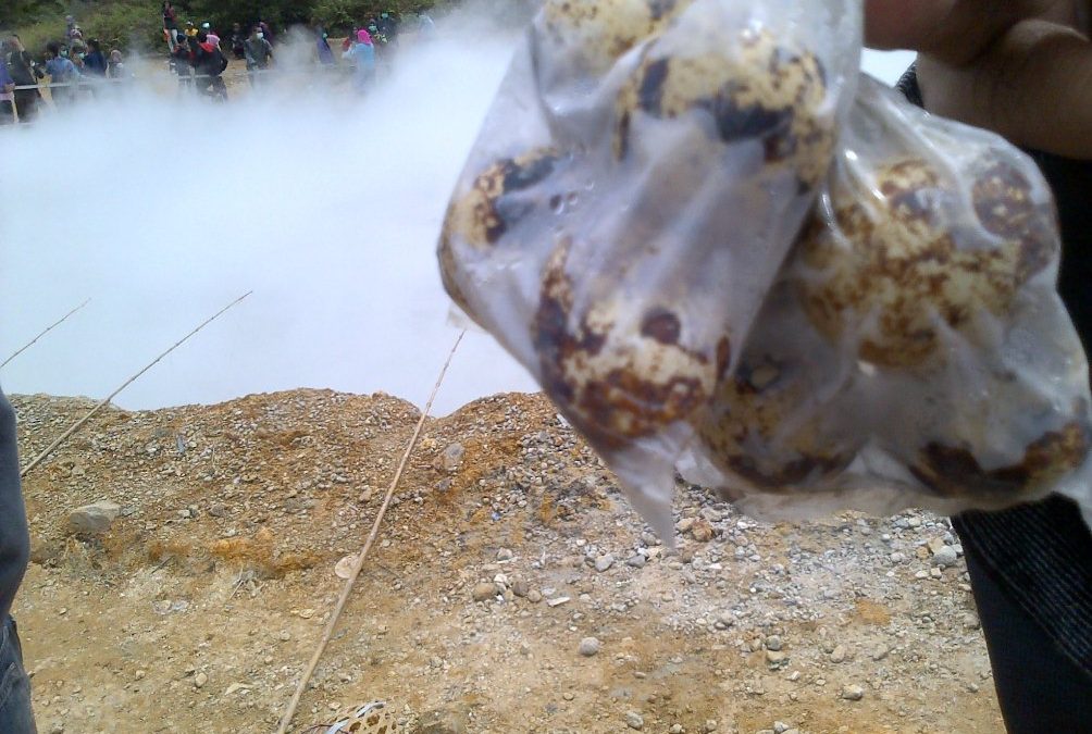 nikmatnya  TELUR REBUS KAWAH SIKIDANG