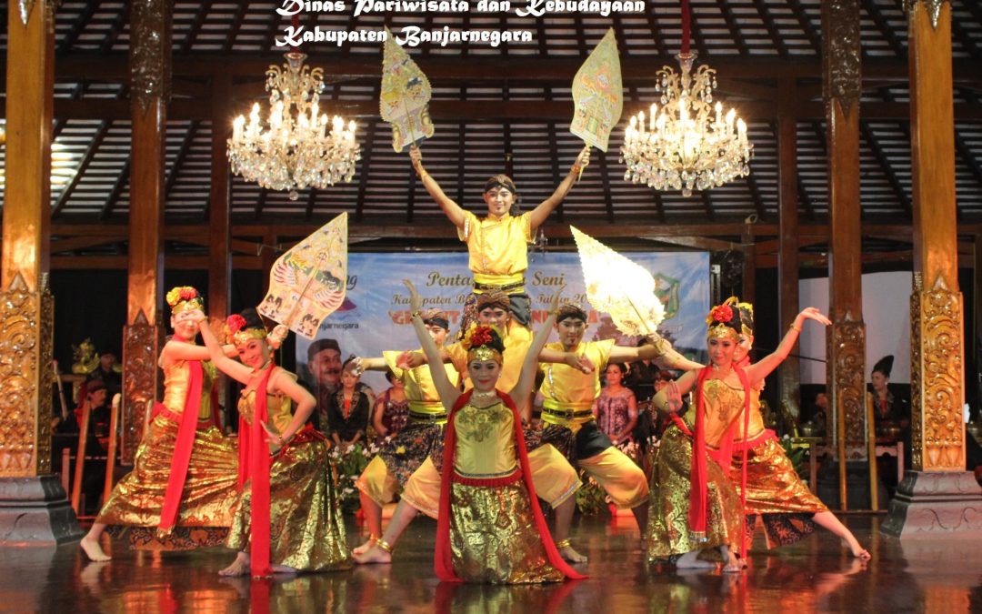 DUTA SENI BANJARNEGARA TAMPIL MEMUKAU DI TMII