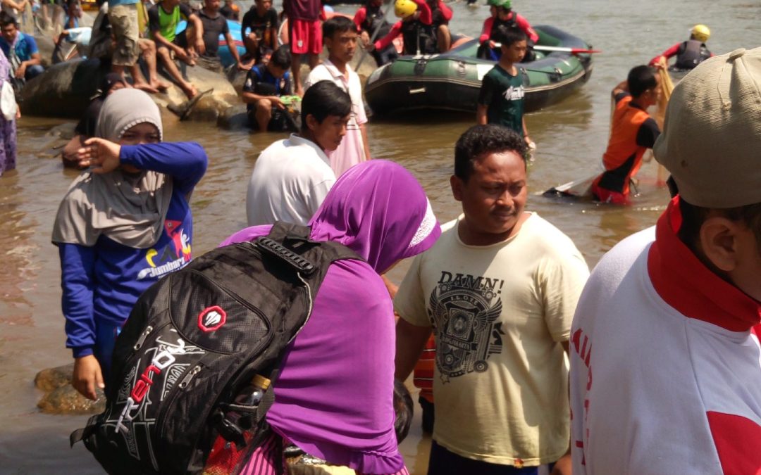 Ribuan Warga  Lakukan Parak Iwak di Sungai Serayu Banjarnegara