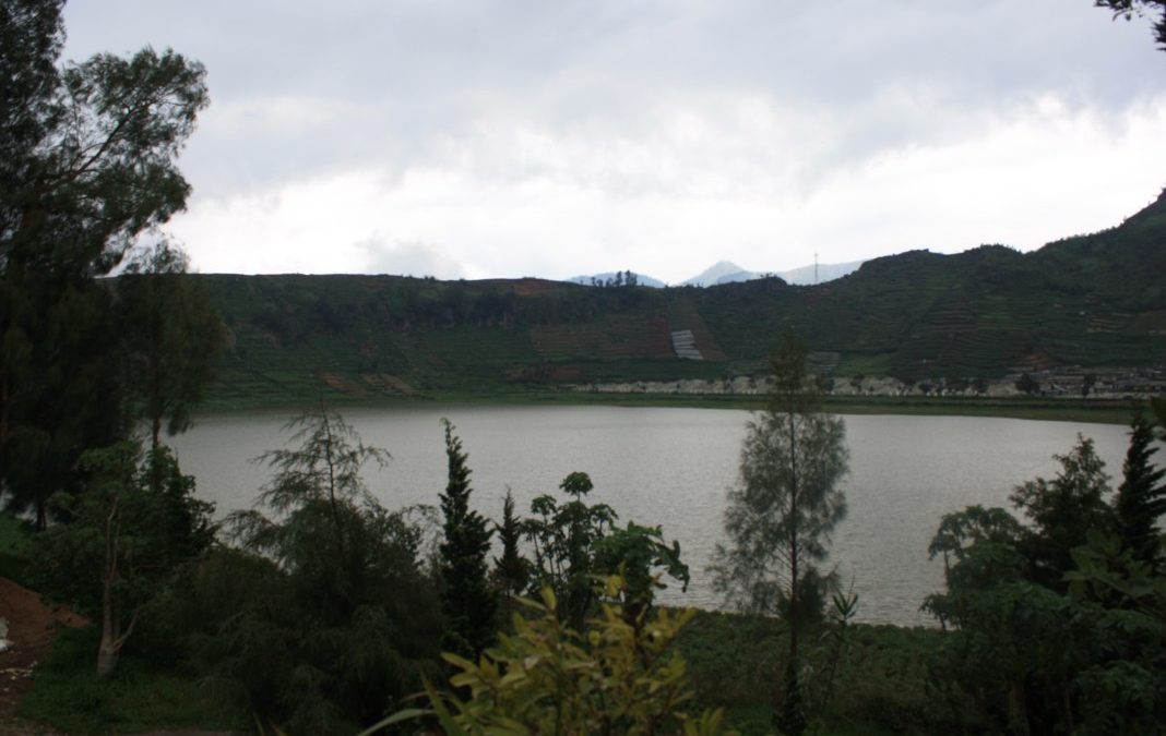 Sendratari Merdada di pinggir Tlaga Merdada