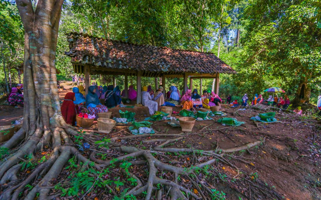 Sadran di Desa Sirkandi Kecamatan Purwareja Klampok